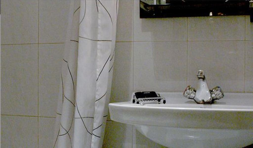 Hostal Delfina Madrid Kültér fotó